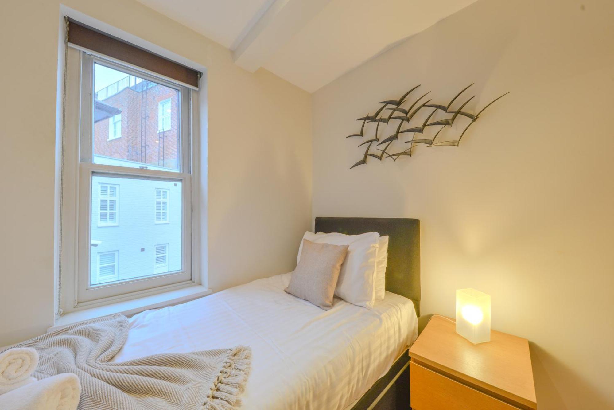 Central Two Bedroom Apartments St Albans By Central Stays Short Lets & Serviced Accommodation With Free Parking Room photo